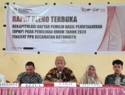 Camat Jefri Kaluku Membuka Kegiatan PPK Botumoito; Rekapitulasi DPHP