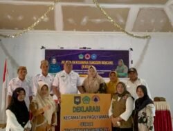 Dr,Heldi Dan Kalaksa BPBD Terus Serukan Masyarakat Paguyaman Tetap Waspada Dalam Cuaca Extreme