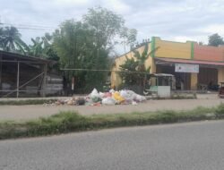 DLH Boalemo Mandul? Sampah Pasar Minggu Tilamuta Kuasai Jalan Trans Sulawesi