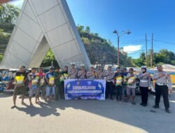 Di Tengah Operasi Zebra, Satlantas Polres Boalemo Gelar Aksi Humanis “Jumba Polantas” di Jembatan Soeharto