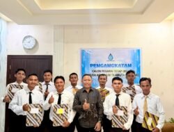 Direktur Perumdam Tirta Boalemo Serahkan SK Pengangkatan Pegawai 80 Persen