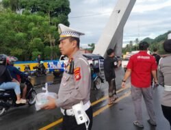 Polres Boalemo Tebar Kebaikan Ramadhan, 350 Takjil Dibagikan kepada Pengendara