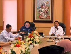 Bupati Rum Terima Penghargaan Peringkat Pertama
