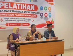 Bupati Boalemo Drs. Rum Pagau dan di hadiri Ketua TP. PKK Kabupaten Boalemo Ny. Hartati Moha Pagau, buka kegiatan pelatihan SPM SPM